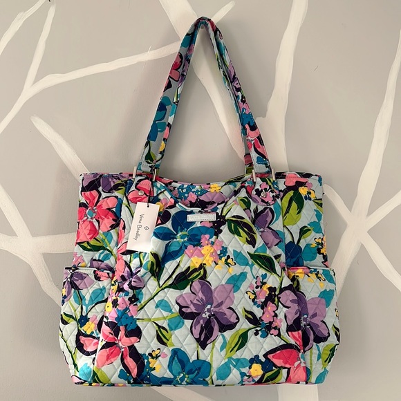 Vera Bradley Handbags - Vera Bradley Large Glenna tote bag Marian Floral